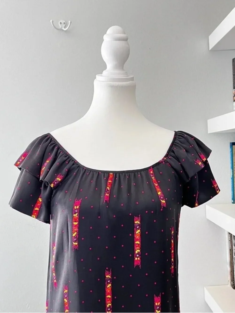 Tori Richard black Silk Off The Shoulder Dress size 4